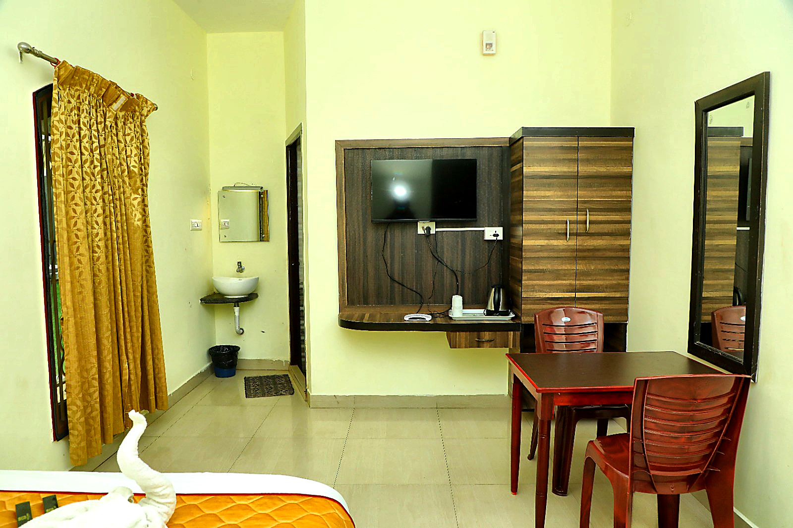 Deluxe Room TV Console & Dressing Table - Hotel Priso Puducherry