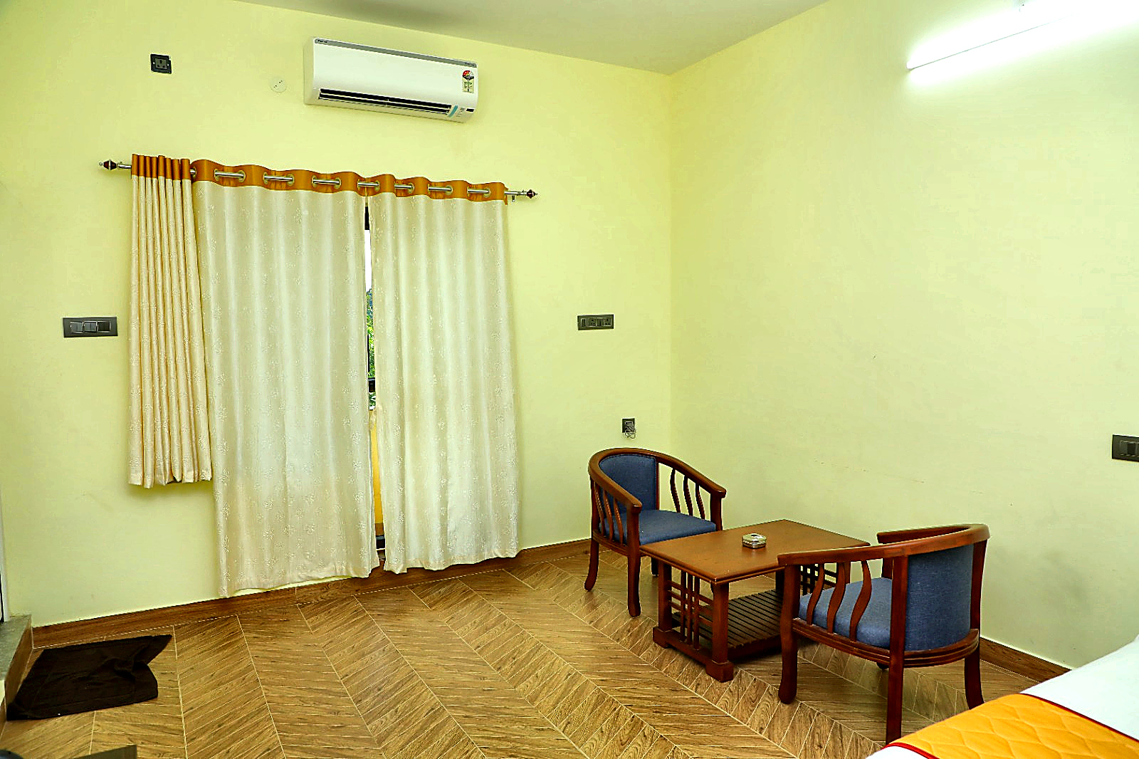 Comfortable Armchairs & Coffee Table - Hotel Priso Puducherry